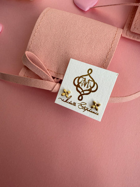 ARIEL KIDS INITIAL HANDMADE BAG & DAISY OR HEART STAINLESS STEEL EARRING SET