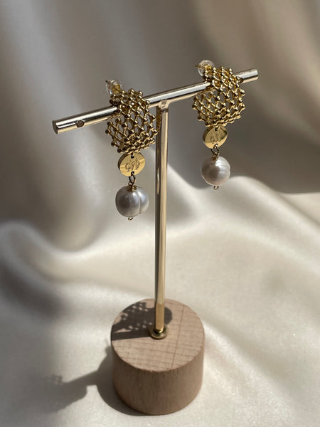 IDRIS SIGNATURE PEARL EARRINGS WITH FRESHWATER PEARLS & HIGH QUALITY STAINLESS STEEL