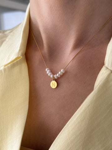 ELAINE INITIAL NECKLACE WITH FRESHWATER PEARLS & HIGH QUALITY STAINLESS STEEL