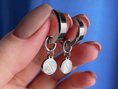 INITIAL SILVER EARRINGS IN HIGH QUALITY STAINLESS STEEL