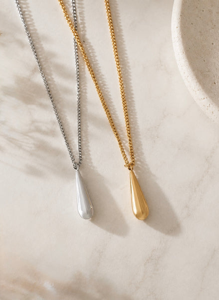 TEARA LONG GOLD OR SILVER NECKLACE IN STAINLESS STEEL