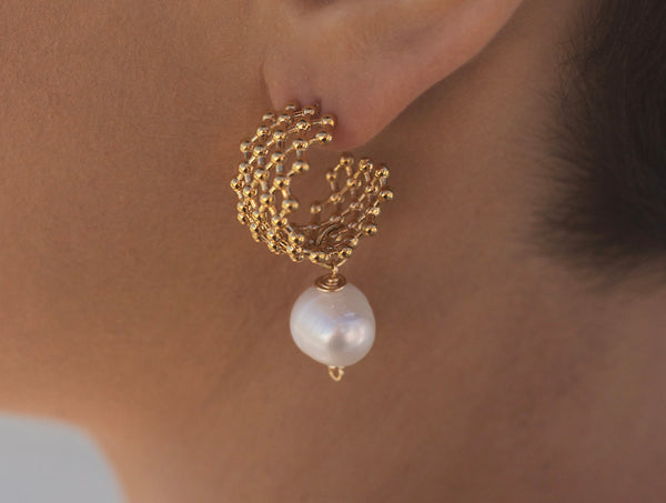 IDRIS PEARL EARRINGS WITH FRESHWATER PEARLS & HIGH QUALITY STAINLESS STEEL