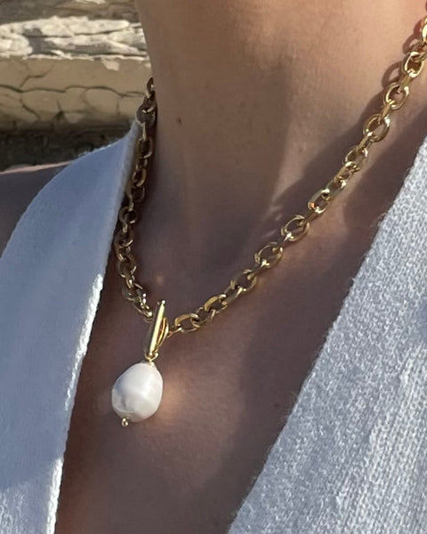 ZETA PEARL CHAIN NECKLACE WITH MOTHER OF PEARL & STAINLESS STEEL