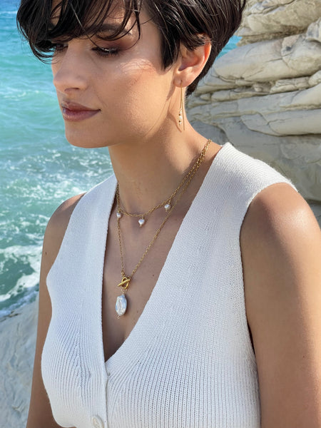 TOULIA CHARM NECKLACE WITH FRESHWATER PEARL & STAINLESS STEEL
