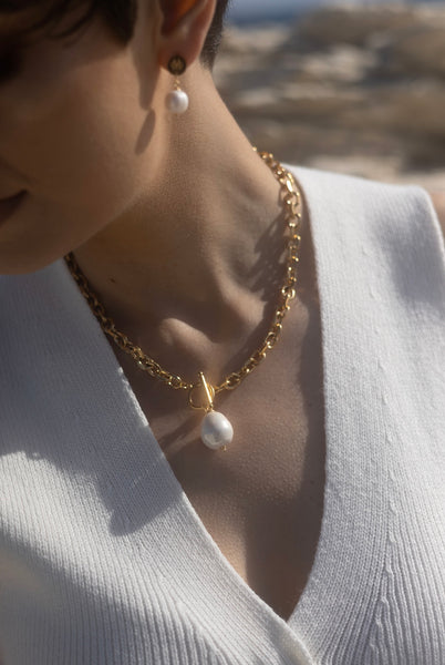 ZETA PEARL CHAIN NECKLACE WITH MOTHER OF PEARL & STAINLESS STEEL