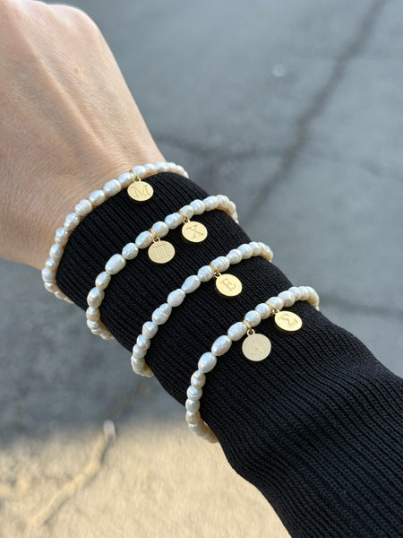 ALMYRA INITIAL BRACELET WITH ONE INITIAL