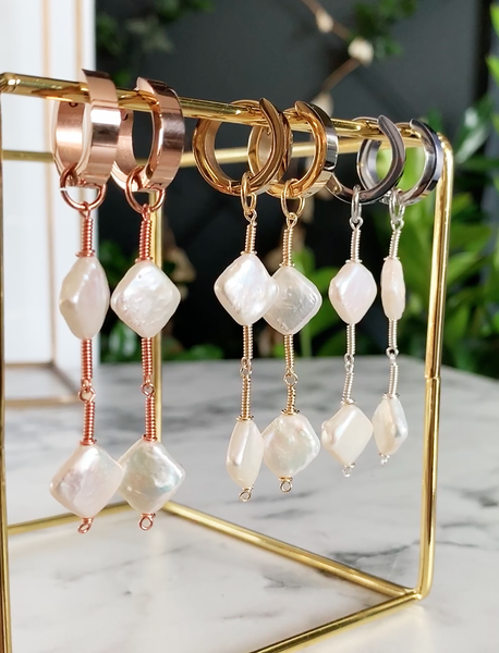 ROMV ROSE GOLD EARRINGS WITH FRESHWATER PEARLS & STAINLESS STEEL HOOPS