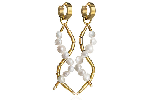 IDIS WHITE EARRINGS WITH FRESHWATER PEARLS & STAINLESS STEEL HOOPS