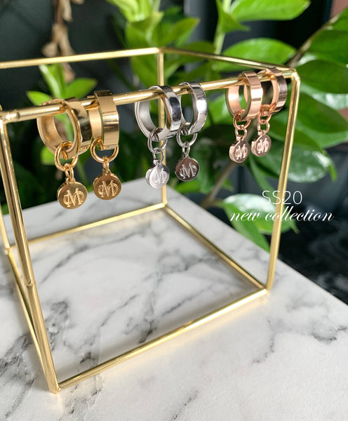 SIGNATURE GOLD EARRINGS IN HIGH QUALITY STAINLESS STEEL